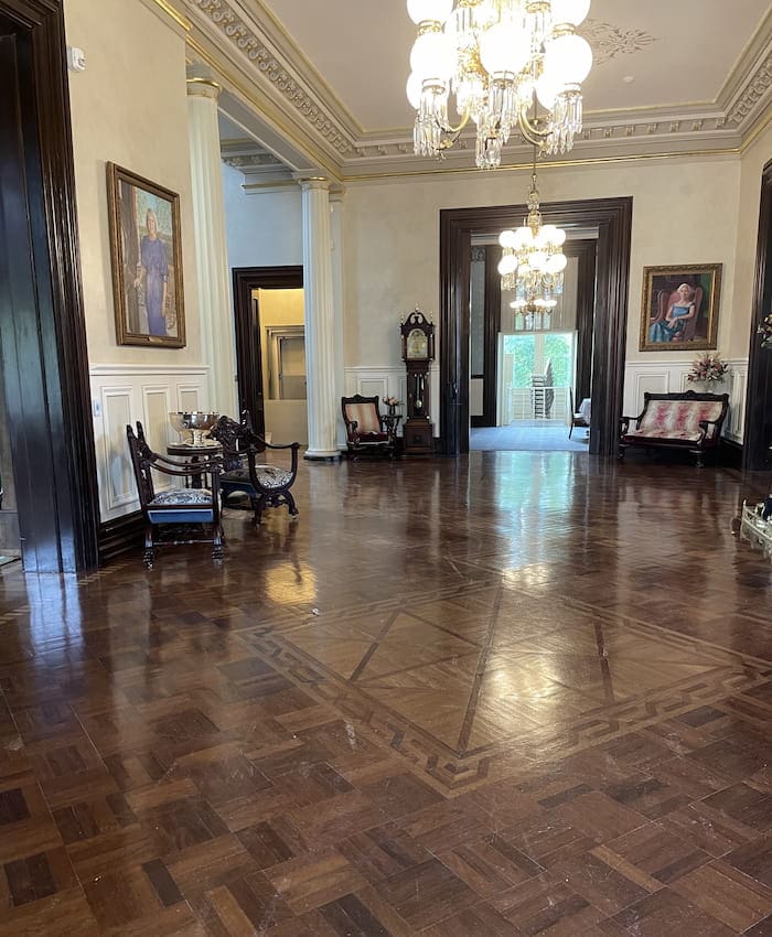 Missouri Governors Mansion Hallway
