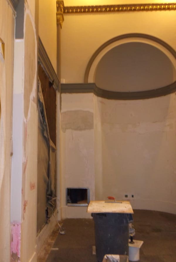 Senate Curved Wall Plaster